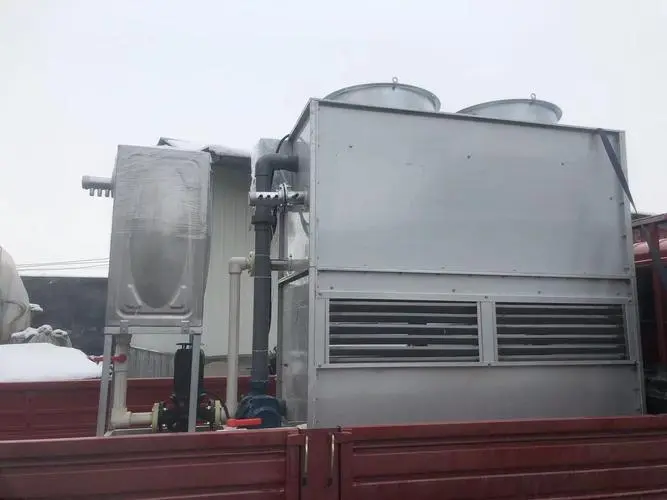 What is the reason for the reduced heat dissipation of the closed cooling tower