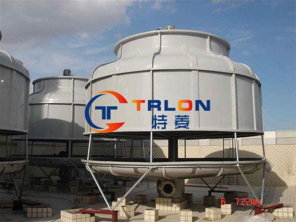 What is the impact of dust accumulation on power consumption of cooling tower fan blades