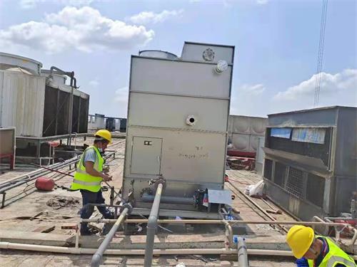 The difference between three forms of closed cooling towers