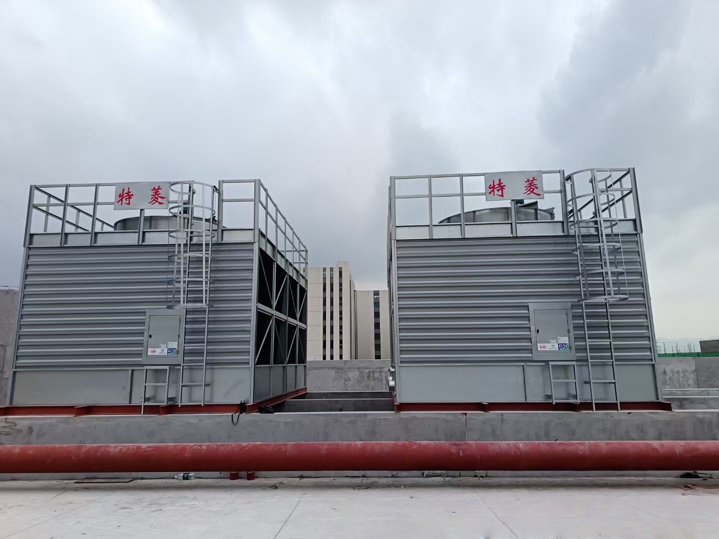 Is the countercurrent cooling tower closed or open?